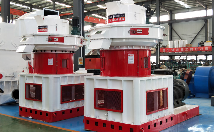 鋸末顆粒機(jī).jpg 鋸末顆粒機(jī).jpg