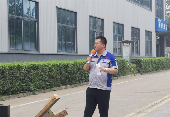孫總表示安全無小事，安全只有現在，永遠沒有“下一次”。時刻牢記安全紅線，把安全放在心中、握在手上，及時消除各種隱患，杜絕違規操作。掌握安全知識和技能，是實現安全生產的前提，大家一定要牢記